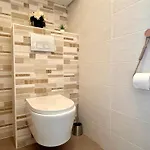Charming 2-rooms - Walk To Beach, Near Monaco & Menton 아파트 *