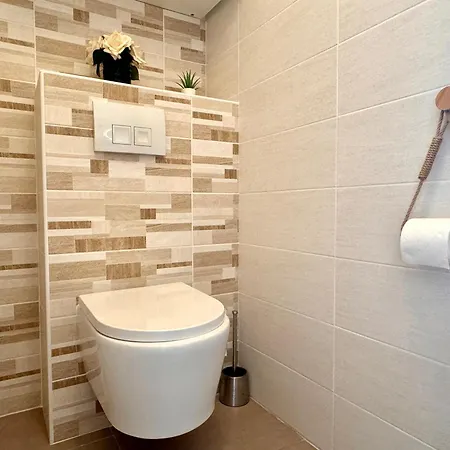 Charming 2-rooms - Walk To Beach, Near Monaco & Menton شقة *