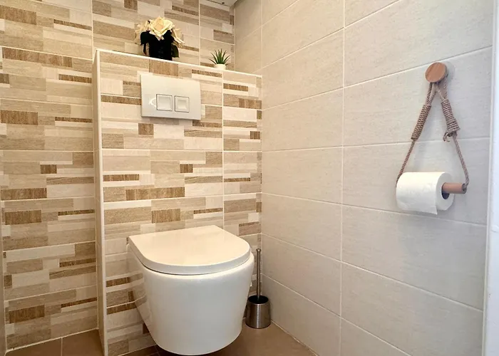 Charming 2-rooms - Walk To Beach, Near Monaco & Menton Apartament *